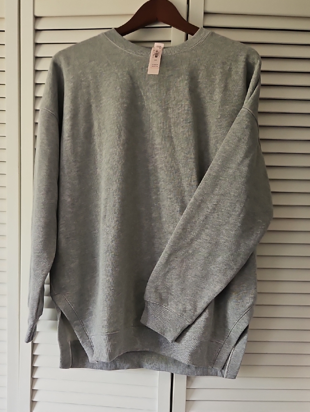 Victoria's Secret Woman's Crewneck Sweatshirt in Light Gray